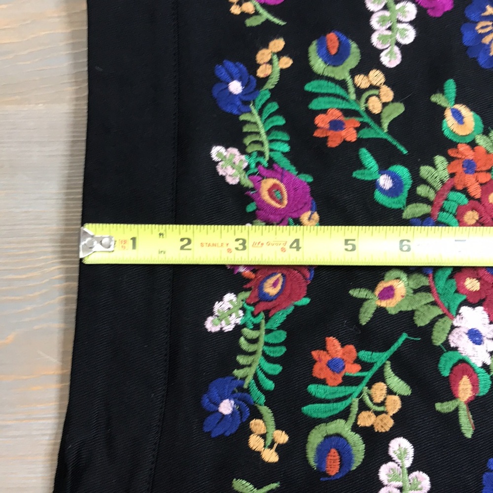♥️Her Entire Name Says Grace♥️…Women’s S…Bright Embroidered Mini Skirt - Picture 9 of 10